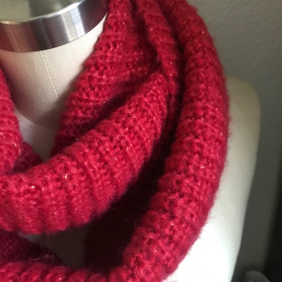 Classic Vintage Red Sparkle Infinity Loop Chunky Scarf - Picture 2 of 7